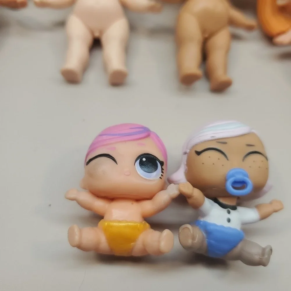 Large‎ LOL SURPRISE Lot Of 21 Dolls & Babies